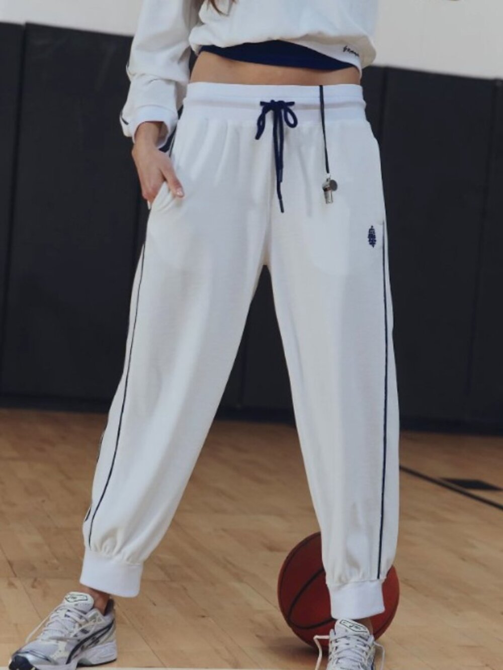 NWT FREE PEOPLE FP Movement Chalet Pants Joggers Sweat Velour White Black XS